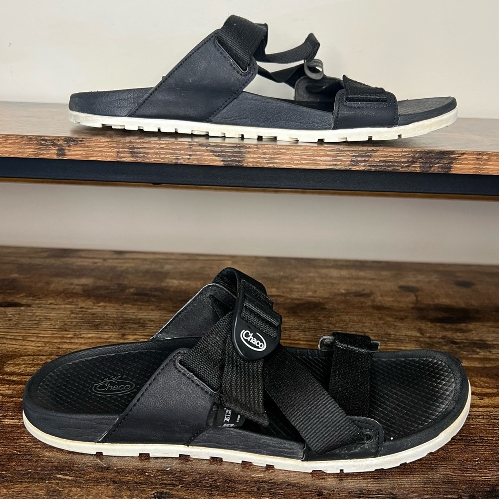 Chaco Black Adjustable Strap flat sandals women's 9
